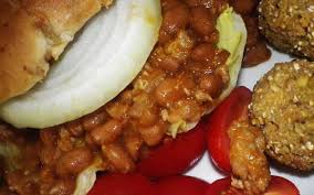 Jazz the beans up with 2 teaspoons of chili powder and about 1/4 to 1/2 teaspoon of crushed red pepper flakes or cayenne. Baked Beans With Hamburger Slow Cooker Recipe Recipezazz Com