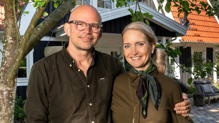 Annette Heick og Jesper Vollmer er flyttet ind i deres nye hus, men nu er  virkeligheden gået op for dem | BILLED-BLADET