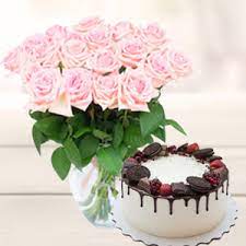 Winni provides best online cake, flowers and gifts delivery services across 600 cities in india. Flowers With Oreo Cake Online Gift Cake Flower Delivery Mumbai By Mumbaiflorist Co In