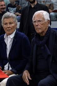 Kyle è una diga contro le ondate offensive di varese e tiene a galla l'olimpia nei momenti difficili. Finally Britain Gives Giorgio Armani A Lifetime Achievement Award Vogue Italia