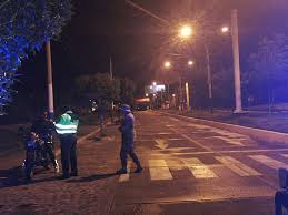 Desde hoy el toque de queda es desde las 6:00 p.m. Detienen A 94 Personas En Primera Noche De Toque De Queda En Arequipa Edicion Correo