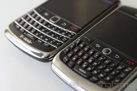 Start the phone on with a non accepted simcard in the phone, 2. Blackberry 9700 Review Ubergizmo