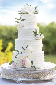 A Simple And Classic Cake Design From A Wedding At Aulani A Disney Resort Spa Floral Wedding Cakes Floral Wedding Floral Wedding Cake