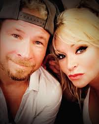 Wanted to tell all the fans that came out for the @loversandfriendsfest  that we appreciate your love and support. I wish we could've had everything  go perfect. Out of our control about