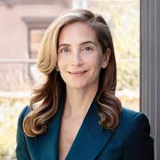 Lisa Blau's Instagram, Twitter & Facebook