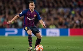 All news about the team, ticket sales, member services, supporters club services and information about barça and the club. Why Barcelona S Arthur Is A Xavi In Andres Iniesta S Clothing