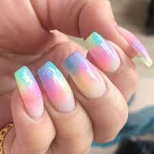 Los hay de todos los. Unas Increibles Colores Degradados Unas Postizas De Gel Unas De Gel Bonitas Unas De Maquillaje