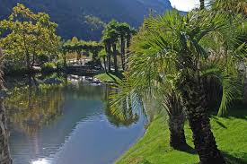 Die Garten Von Schloss Trautmannsdorf Meran Meran Schloss Dorf
