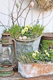Shabbychic Im Garten Oder Auf Der Terrasse Mit Oxidierten Zink Objekten Fruhling Osterdeko Draussen Deko Fruhling Draussen Ostern Garten