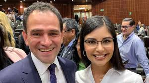 Arturo herrera on wn network delivers the latest videos and editable pages for news & events, including entertainment, music, sports, science and more, sign up and share your playlists. Vuelve La Diputada Que Se Fotografio Con Amlo Ahora Junto A Arturo Herrera Fotos