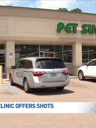 Affordable pet healthcare, at your doorstep, in bradenton thanks to the parent of dorian cat, who brought us donuts today at the shot clinic. Mobile Pet Care Clinic Offers Vaccinations And More For Your Furry Friend Wwmt