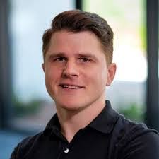 Dee Showalter's Instagram, Twitter & Facebook