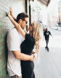 Barefoot Blonde Amber And David Kissy Kissy Against Wall Couples In Love Relationship Romance