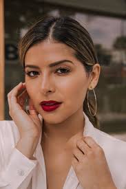 10 Fashion Staples for a Chic and Classic Wardrobe