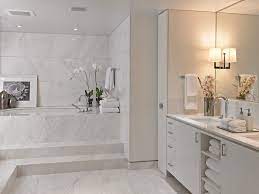 Whatever the colour of your existing decor, you will find a marble feature to enhance the look. 27 Elegant White Bathroom Ideas To Inspire Your Home White Marble Bathrooms White Bathroom White Bathroom Designs