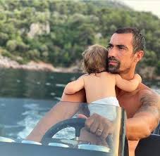 Volkswagen liikkumisturvan avulla turvataan matkan jatkuminen, jos matka katkeaa tien päällä autosta johtuvan teknisen vian vuoksi. Ibrahim Celikkol Fan Club Facebook