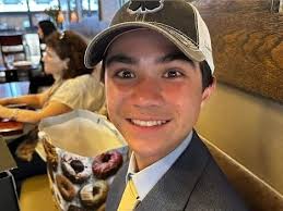 Alameda Grad Earns Scholarship