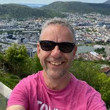 The old Road: Martin Orford's debut album from 2008. Martin is best known  as a former keyboard player and founder of the neo progressive band (and  one of my favourites) IQ. So