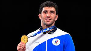 Двукратный чемпион мира сидаков и чемпион европы кадимагомедов уверенно прошли три первые стадии. 4nswcgvbt3jtdm
