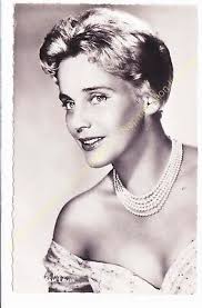 RPPC STAR Marie Schell Photo Sam Levin Edit GLOBE 571