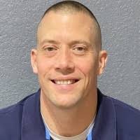 70+ perfiles de «James Bays»