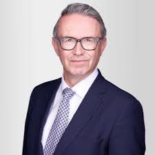 Laura Tweedy's Instagram, Twitter & Facebook