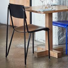 Das „sofa holz im wintergarten, garten und auf der terrasse. Https Www Connox Com Categories Furniture Seating Furniture Chairs Gubi Beetle Dining Chair Padded Html Https Www Connox Com M 100035 279743 Media Gubi Aw 2020 Gubi Beetle Und Bat Dining Stuhl Gepolstert Metall Gruppe Situation 2 Jpg Discreet