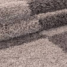 Die oberfläche ist angenehm weich und kuschlig. Hochflor Shaggy Teppich Wohnzimmerteppich Langflor Linien Karo Muster Taupe Mono Home Gmbh