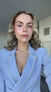 This dress is giving me Elsa vibes 💎💎💎