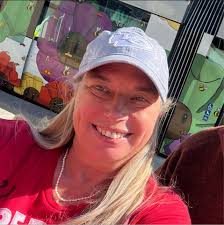 What are some recommended tattoo artists and shops in Maui?