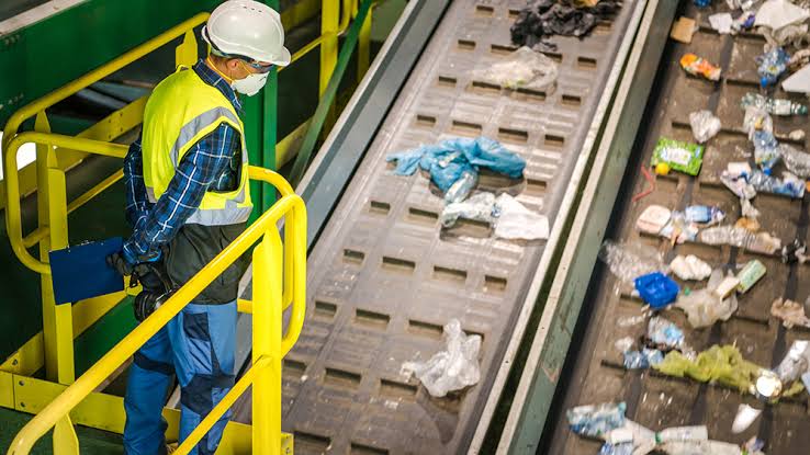 3 Topics to Cover in Waste Management Safety Training - Work-Fit