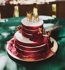 The best quote about the allure of red velvet cake comes from southern food writer angie mosier, who said, it's the dolly parton of cakes — a little bit tacky, but you love her. it's true: A Crowd Pleasing Trend The Red Velvet Wedding Cake Onefabday Com