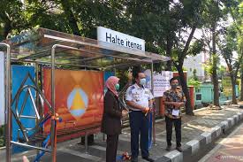 Untuk seorang staff saja bisa mendapatkan gaji setiap bulannya bisa di angka 5 sampai 7 juta, dan untuk project manager sendiri bisa sampai angka 3 sampai 5 jutaan. Itenas Serahkan Bantuan Fasilitas Halte Ke Dishub Kota Bandung Antara News Jawa Barat