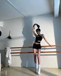Cloud dancer, scuba blue, and ultra violet. Girl Group Smut Stories F Idol M Reader Club Mago Gfriend Yuju