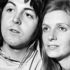 Brantley Gilbert Pauses Concert To Help His Wife Deliver Their Baby in Tour  Bus