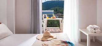 She also picked her own. How To Give Your Bedroom A Luxury Summer Makeover Ollimag