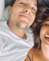 Her, o que she fazia antes da fama, a vida pessoal de her, curiosidades, rankings de popularidade e muito mais. Namorado Angie Costa Quebra Silencio Apos Teste Positivo A Covid 19 Um Dia De Cada Vez A Ferver Vidas