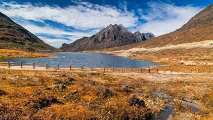 The serene Sela Lake at 13700 feet, AI generated
