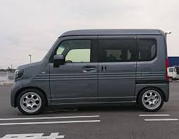 n van74さんの投稿 ホイールの隙間からチラミするキャリパー黒に塗装 いい感じ ミニバンキャンプ ホンダ n ミニトラック