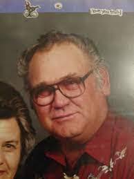 Edward Moosman's Instagram, Twitter & Facebook