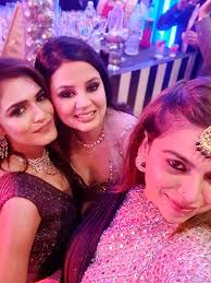 Sakshi dhoni is well regarded as the better half of mahendra singh dhoni, former indian cricket team captain. Ms Dhoni S Wife Sakshi Dhoni Is A True Fashion Inspiration Photogallery Etimes