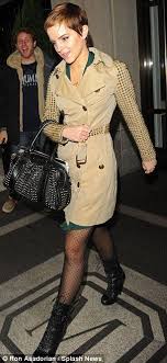 Emma Watson Wearing An Alex Monroe Bumblebee Necklace Fashion Just Style My Style