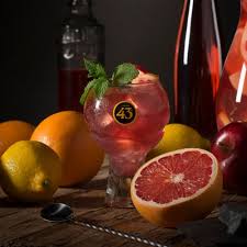 There are few cocktails more classic than the white russian. How To Prepare Sour 43 Cocktail Licor 43