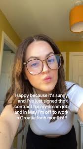 Lily (@lilyandtheflowertots)