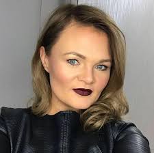 Jodie Halliday Makeup