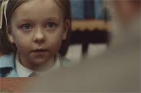 Cadbury "Sign with fingers big and small" by VCCP London