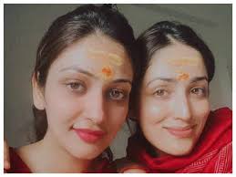Dhoom dhaam lyrical full song action jackson ajay devgn yami. Yami Gautam Twins With Sister Surilie As They Pose For A Stunning Selfie Hindi Movie News Times Of India