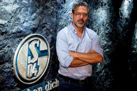 David wagner was appointed huddersfield town's head coach in november 2015, winning promotion to the premier league in his first full season. Debutantenball Auf Der Bank Forum Das Wochenmagazin