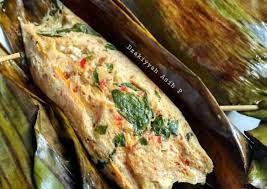 Bumbu halus 5 buah cabai merah keriting 3 buah cabai merah besar 12 butir bawang merah 6 siung bawang putih 1½ sdt ketumbar sangrai 2 butir kemiri sangrai 1½ sdt garam. 12 Bahan Buat Pepes Tahu Kemangi Yang Mudah Cookandrecipe Com