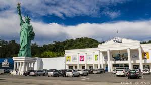 Estátua da liberdade em anápolis. Havan Na Mira Da Justica Do Trabalho Por Assedio Em Eleicoes Noticias E Analises Sobre Os Fatos Mais Relevantes Do Brasil Dw 24 11 2018